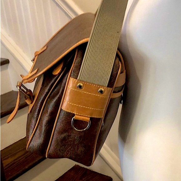 M ETRO Milano Paisley Coated Canvas Leather Crossbody Messenger Laptop Bag - Picture 8 of 17